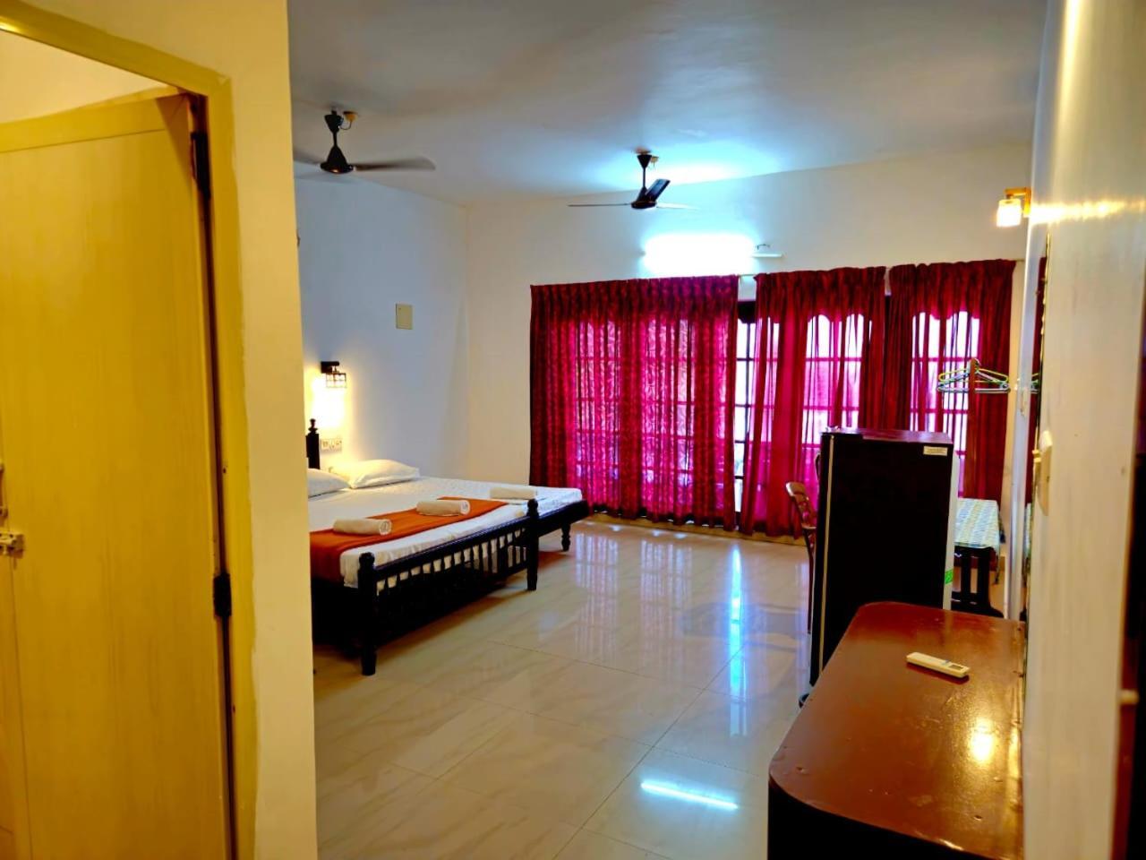 Orion Seaview Beach Hotel Ковалам Екстериор снимка
